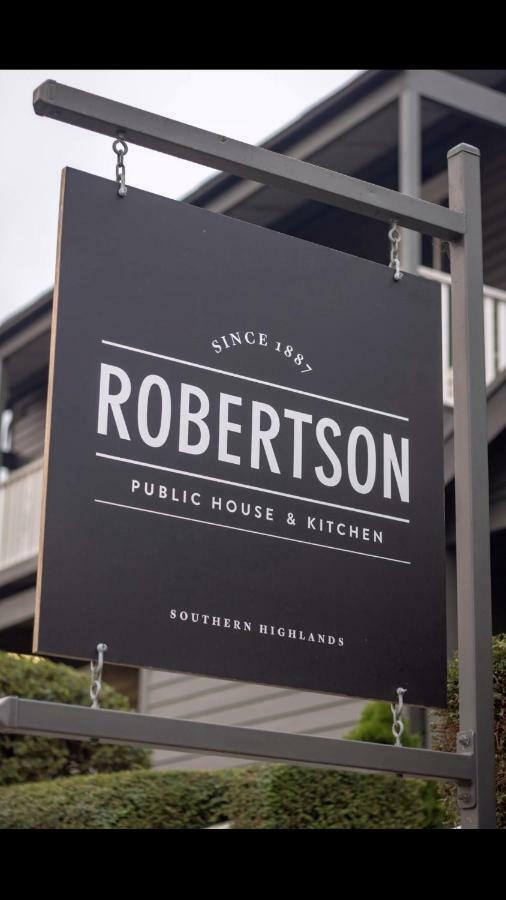 Robertson Public House And Kitchen Hotell Exteriör bild